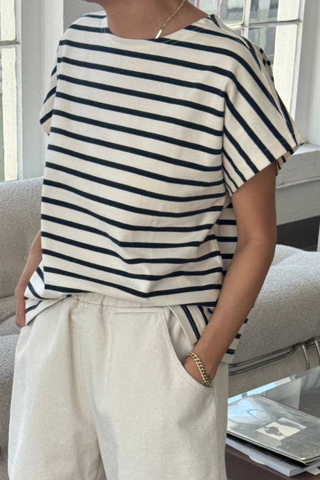 LE BON SHOPPE MANON TEE || NAVY STRIPE