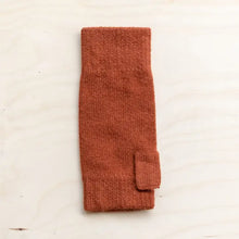 Load image into Gallery viewer, CASHMERE &amp; MERINO WRIST WARMERS || RUST
