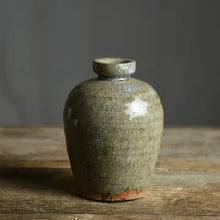 Load image into Gallery viewer, WILD CLAY BUD VASE
