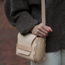 Load image into Gallery viewer, LEATHER SADDLE BAG || NATURAL
