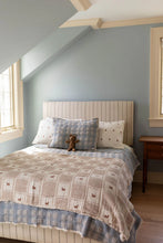 Load image into Gallery viewer, NEW GRAIN COTTAGE QUILT TWIN || BLUEBELLE
